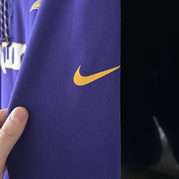 Nike Minnesota Vikings Hoodie in a Men’s size Small.  GREAT condition! - Picture 4 of 6